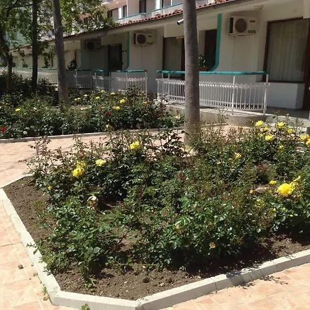 则菲尔酒店